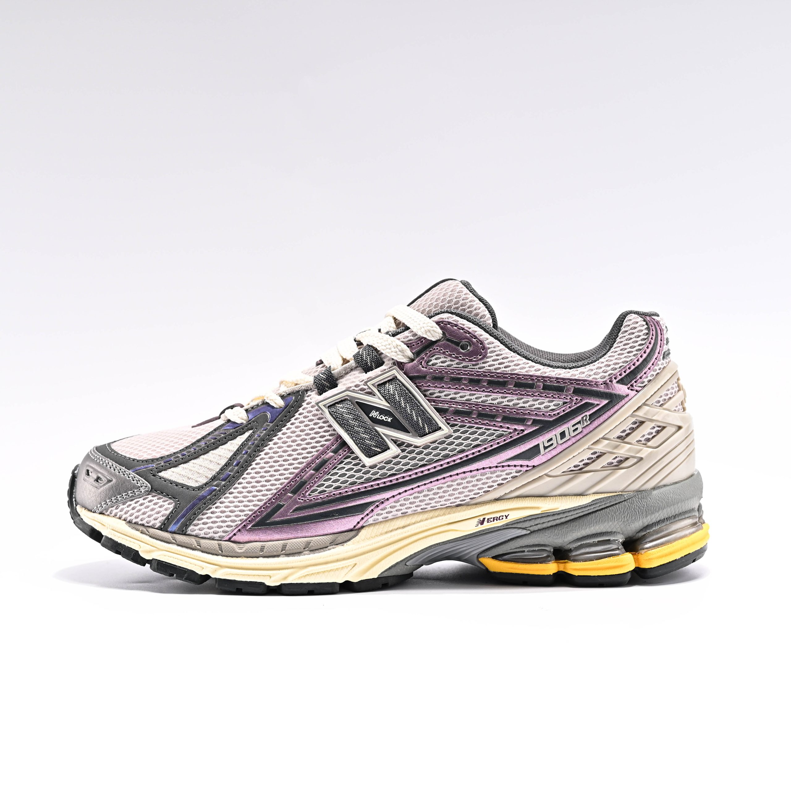 New Balance 1906R