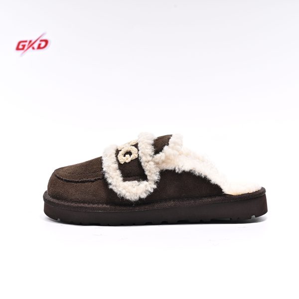 UGG CLASSIC