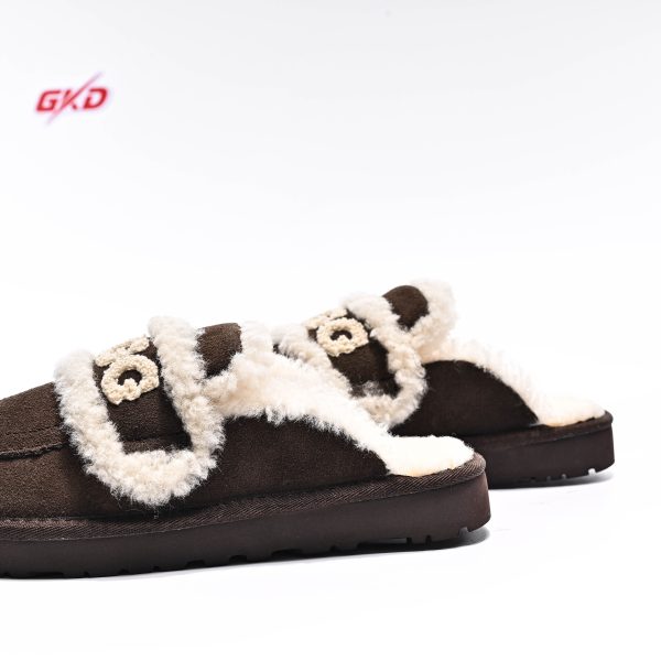 UGG CLASSIC - Image 6