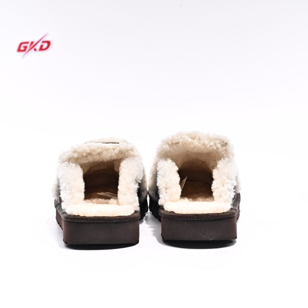 UGG CLASSIC - Image 7