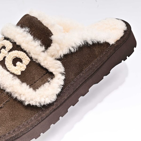 UGG CLASSIC - Image 9