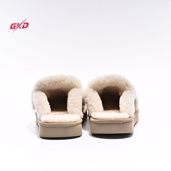 UGG CLASSIC - Image 7