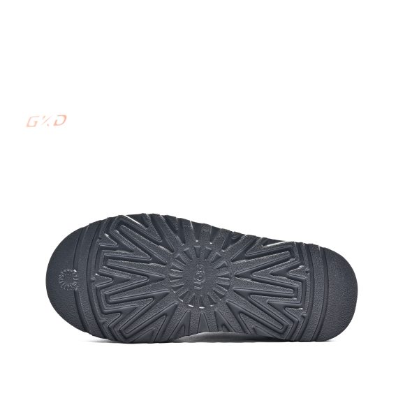 UGG CLASSIC - Image 3