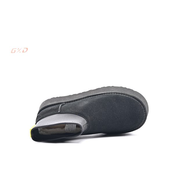 UGG CLASSIC - Image 6