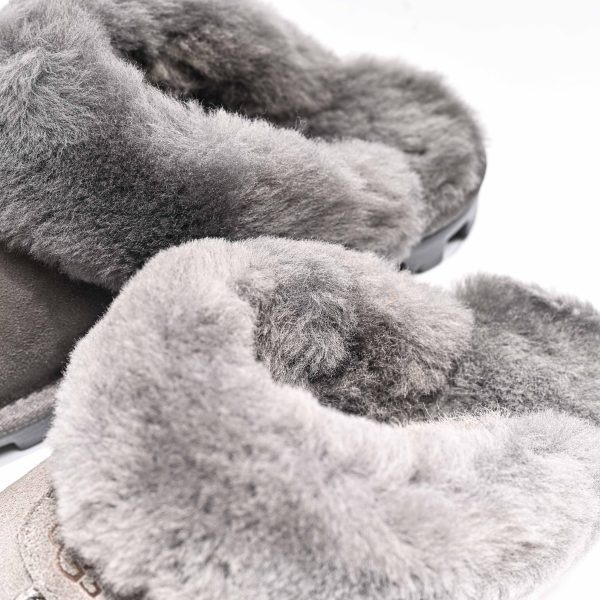 UGG CLASSIC - Image 11