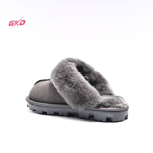 UGG CLASSIC - Image 4