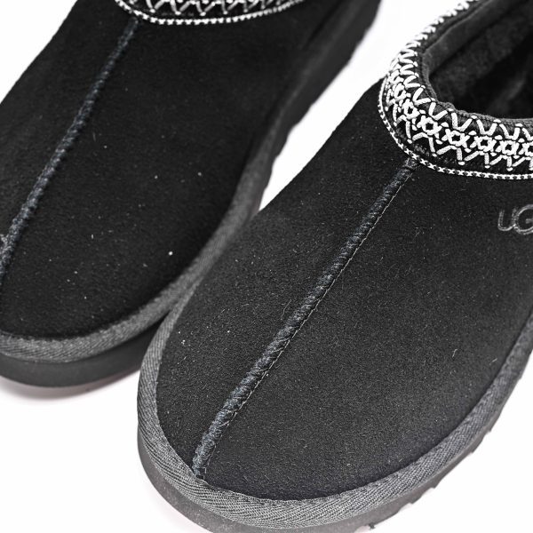UGG CLASSIC - Image 11