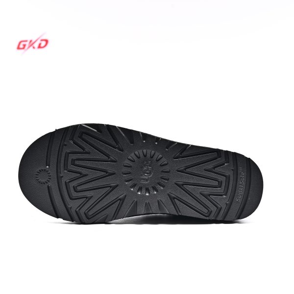 UGG CLASSIC - Image 3