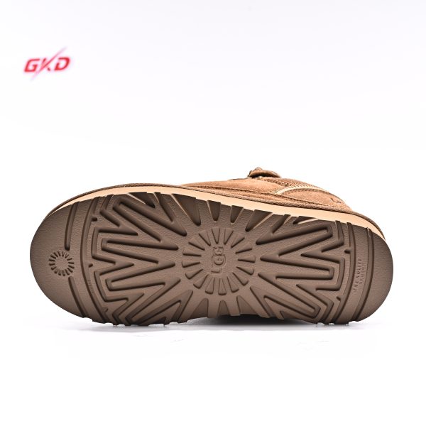 UGG CLASSIC - Image 8