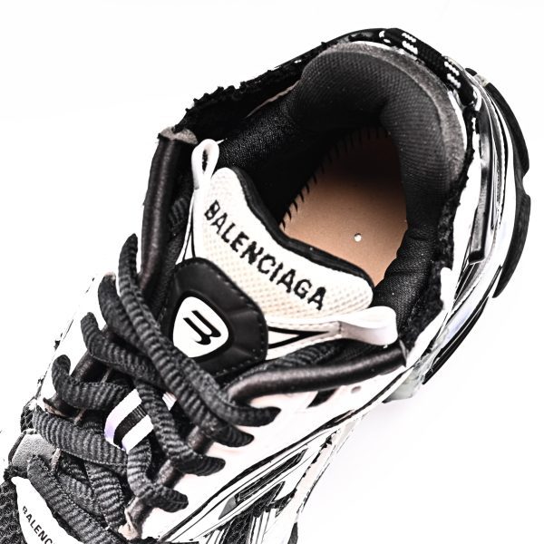 Balenciaga Runner 677403 W3RB2 9010 - Image 12