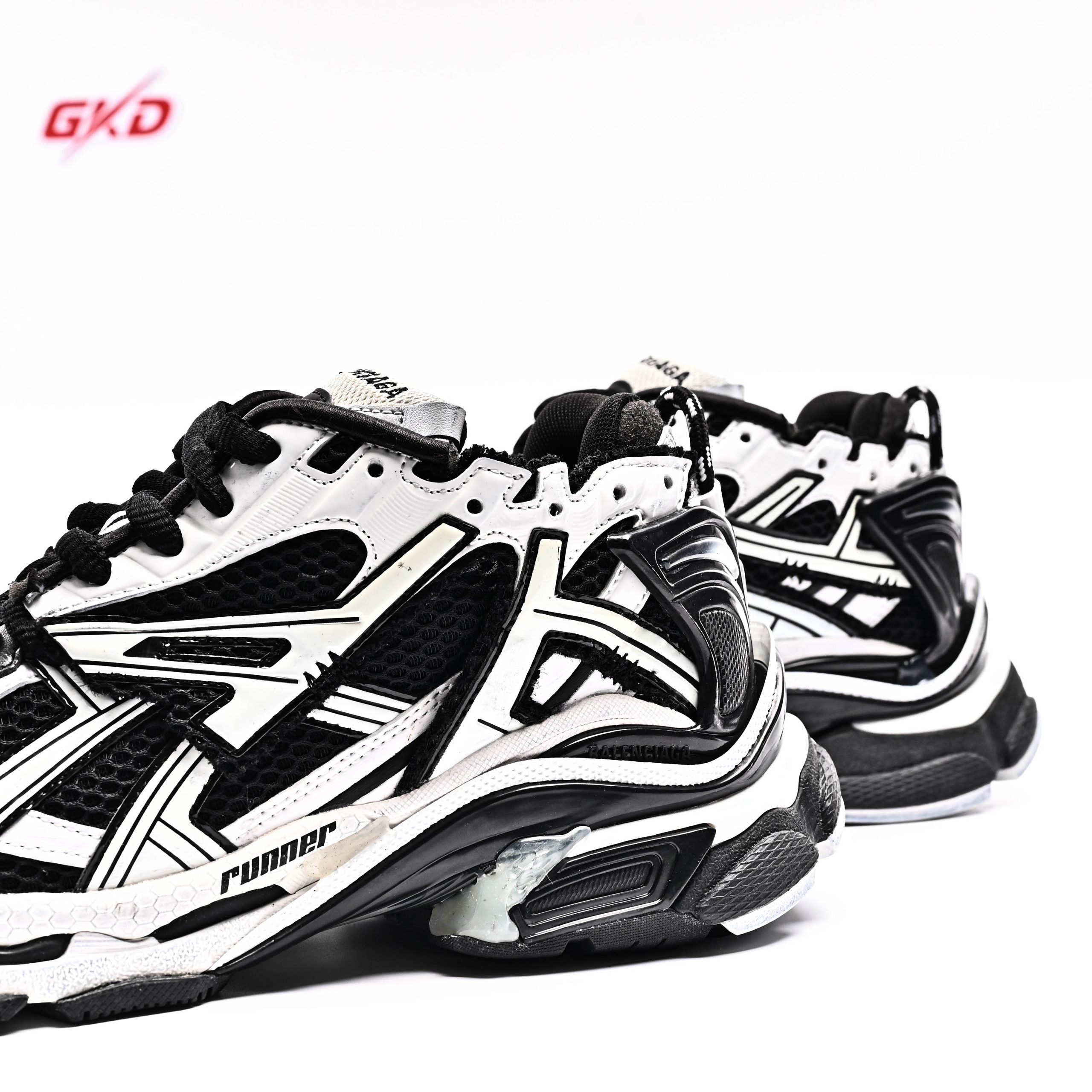 Balenciaga Runner 677403 W3RB2 9010 - Image 6