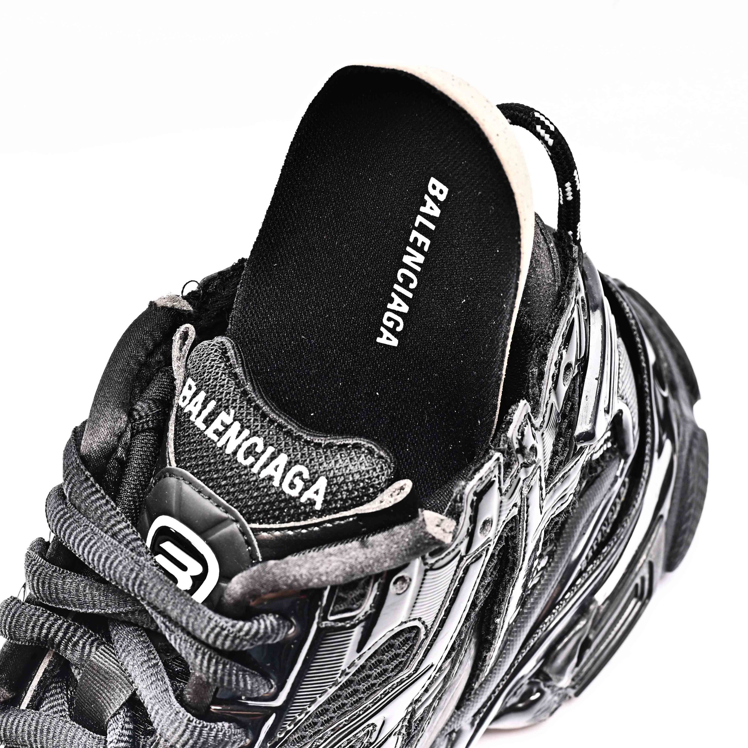 Balenciaga Runner 677403 W3RB1 1000 - Image 11