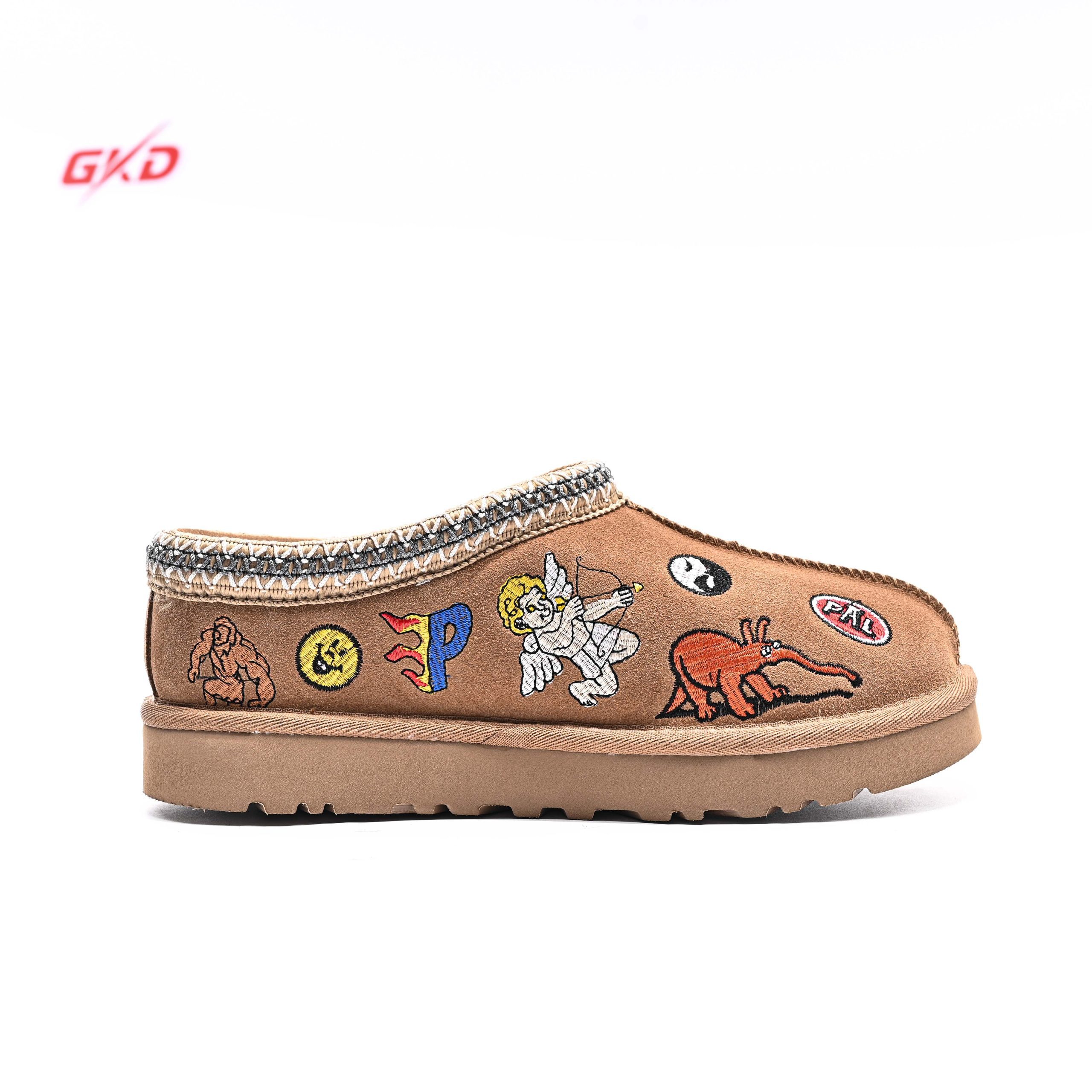 UGG CLASSIC - Image 7