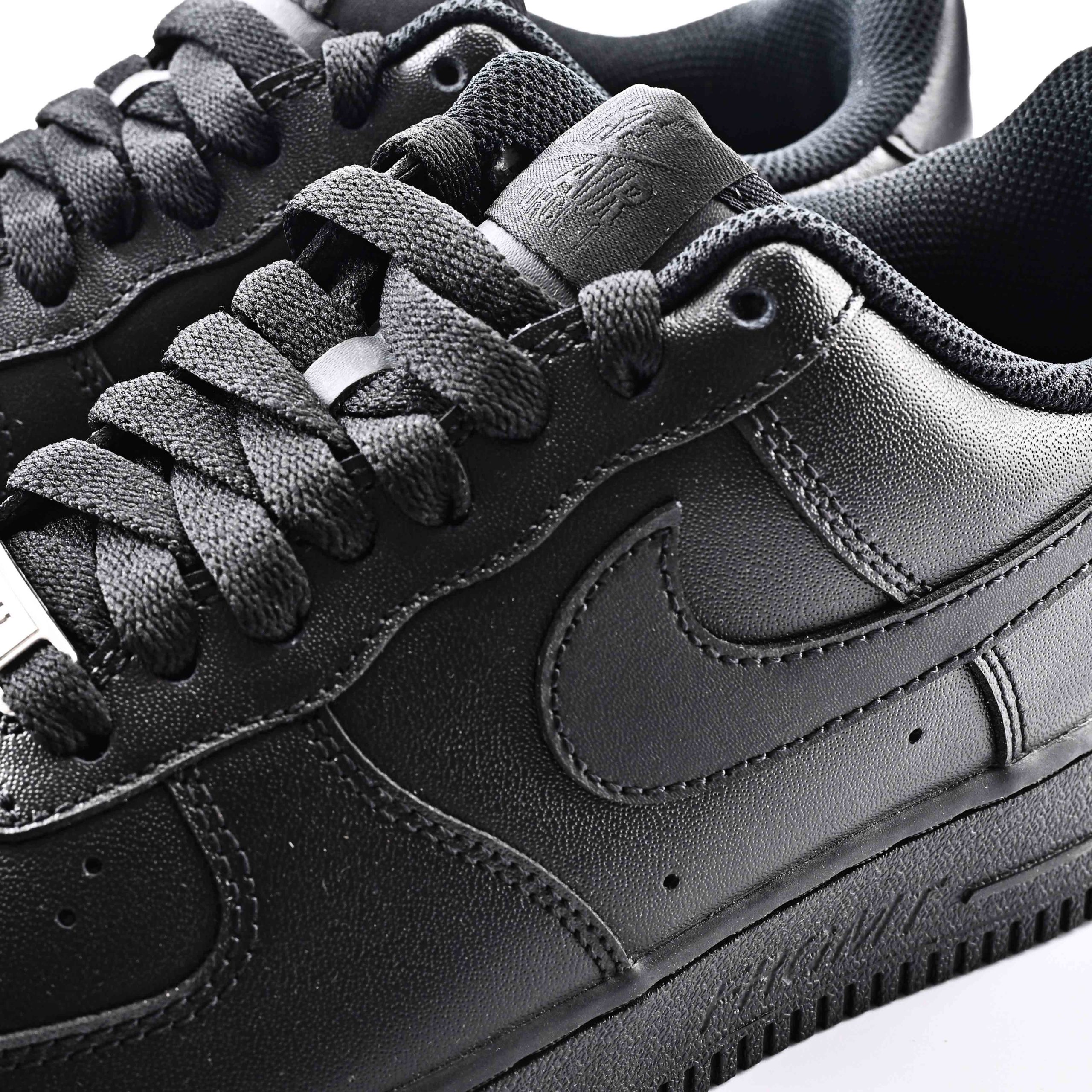 Supreme X AIR FORCE 1 CW2288 001 - Image 10