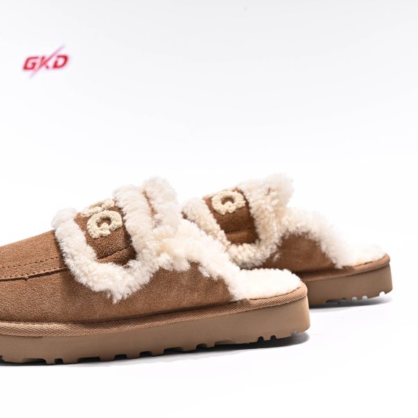 UGG CLASSIC - Image 10
