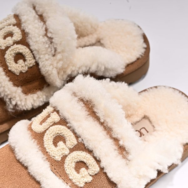 UGG CLASSIC - Image 3