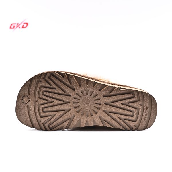 UGG CLASSIC - Image 6