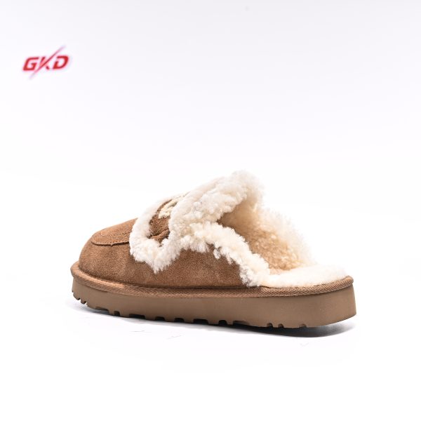 UGG CLASSIC - Image 7
