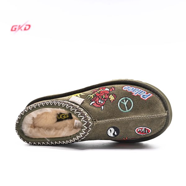 UGG CLASSIC - Image 10