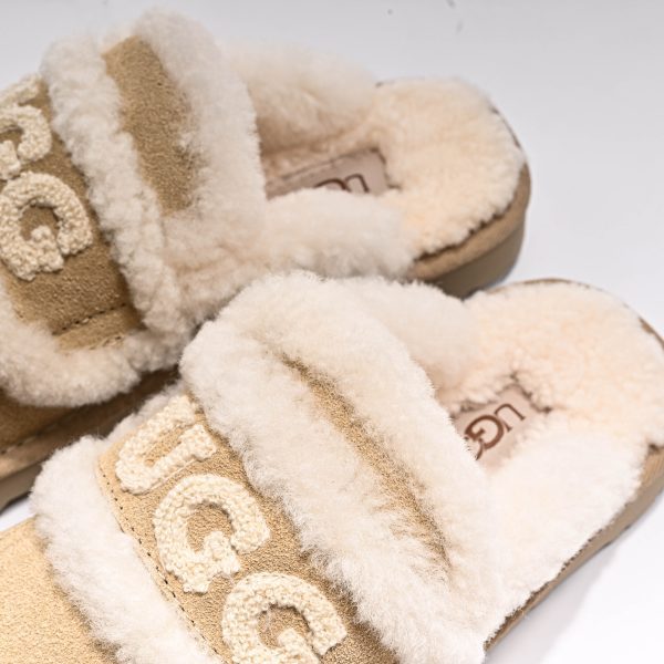 UGG CLASSIC - Image 9