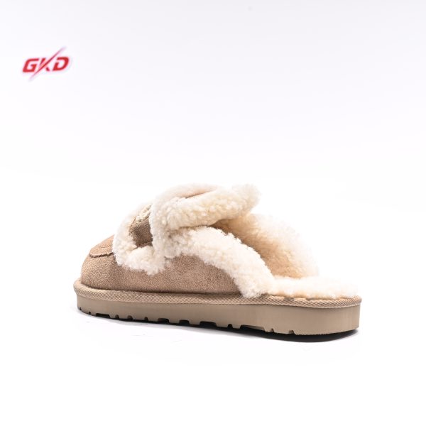 UGG CLASSIC - Image 3