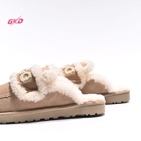 UGG CLASSIC - Image 6