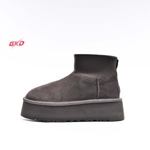 UGG CLASSIC