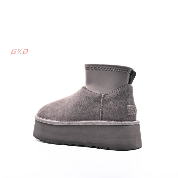 UGG CLASSIC - Image 3