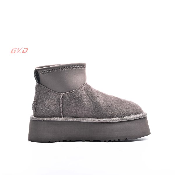 UGG CLASSIC - Image 4