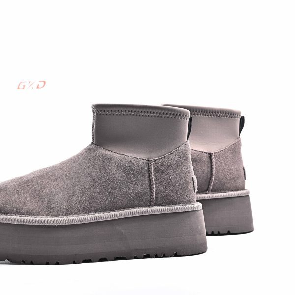 UGG CLASSIC - Image 6