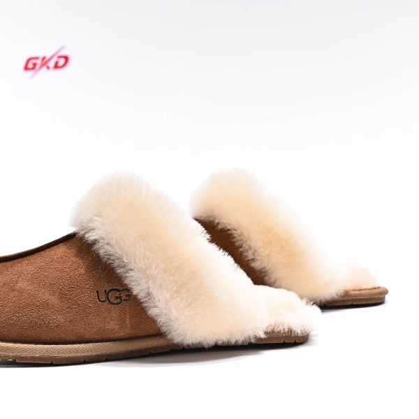 UGG CLASSIC - Image 8