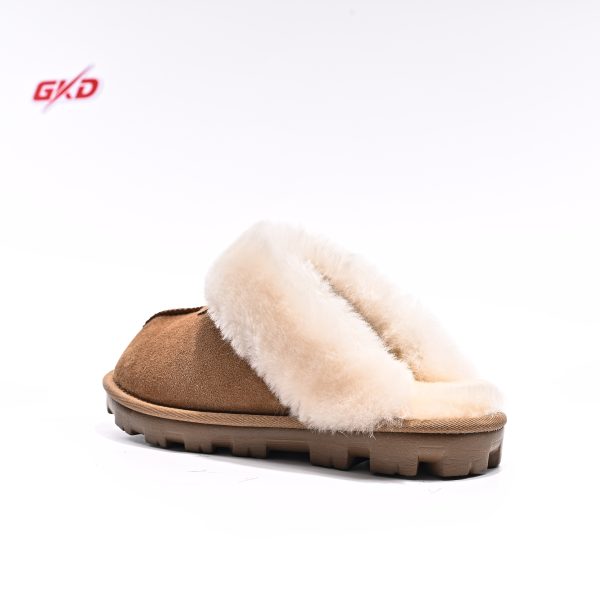 UGG CLASSIC - Image 3