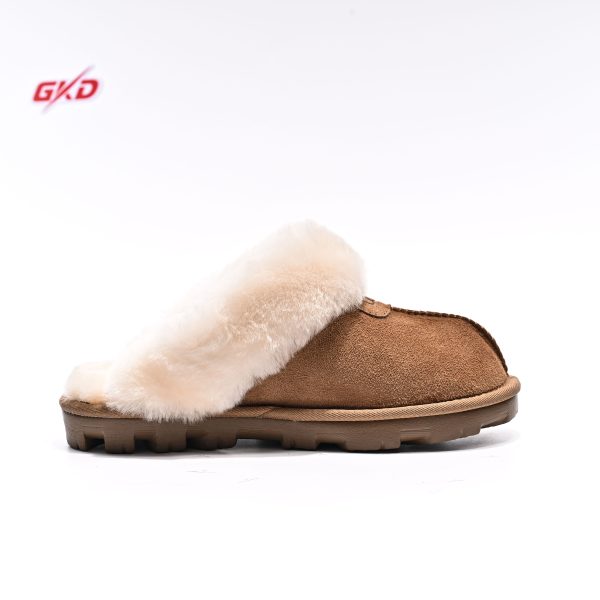 UGG CLASSIC - Image 4