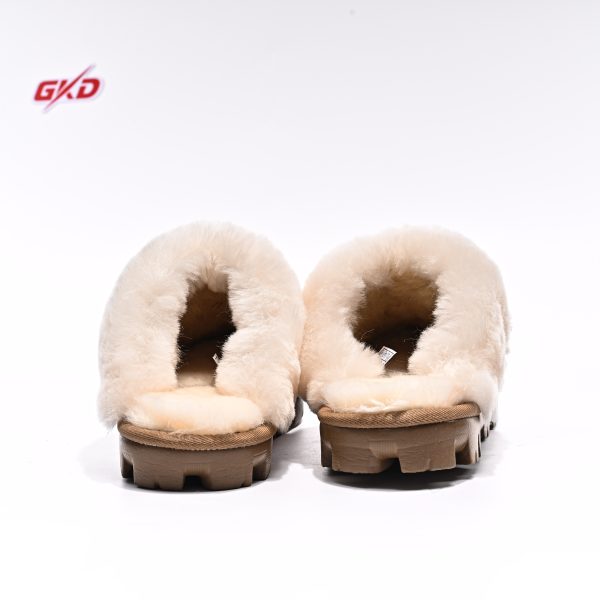 UGG CLASSIC - Image 7