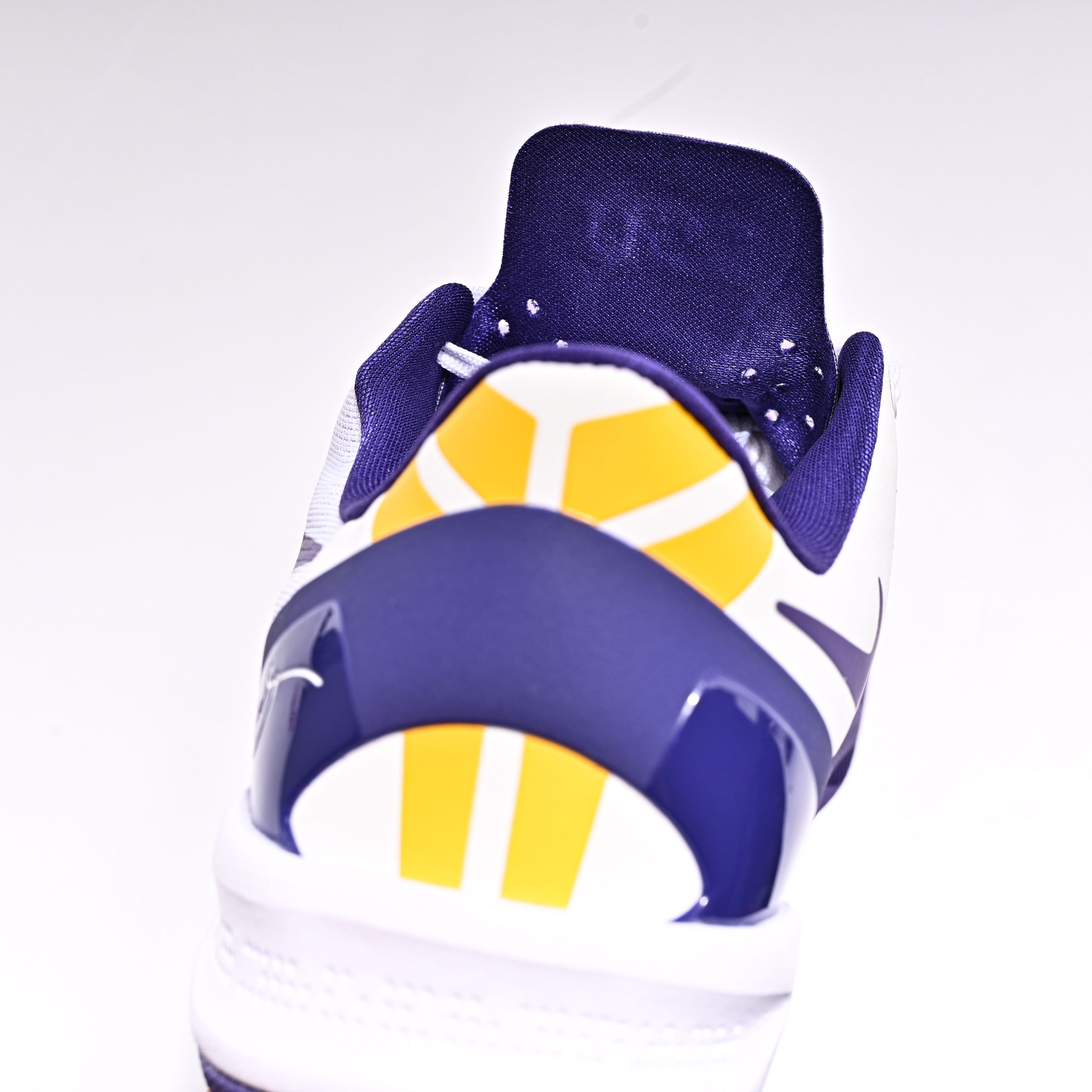 NIKE ZOOM KOBE 8 PROTRO HF7485 001 - Image 9