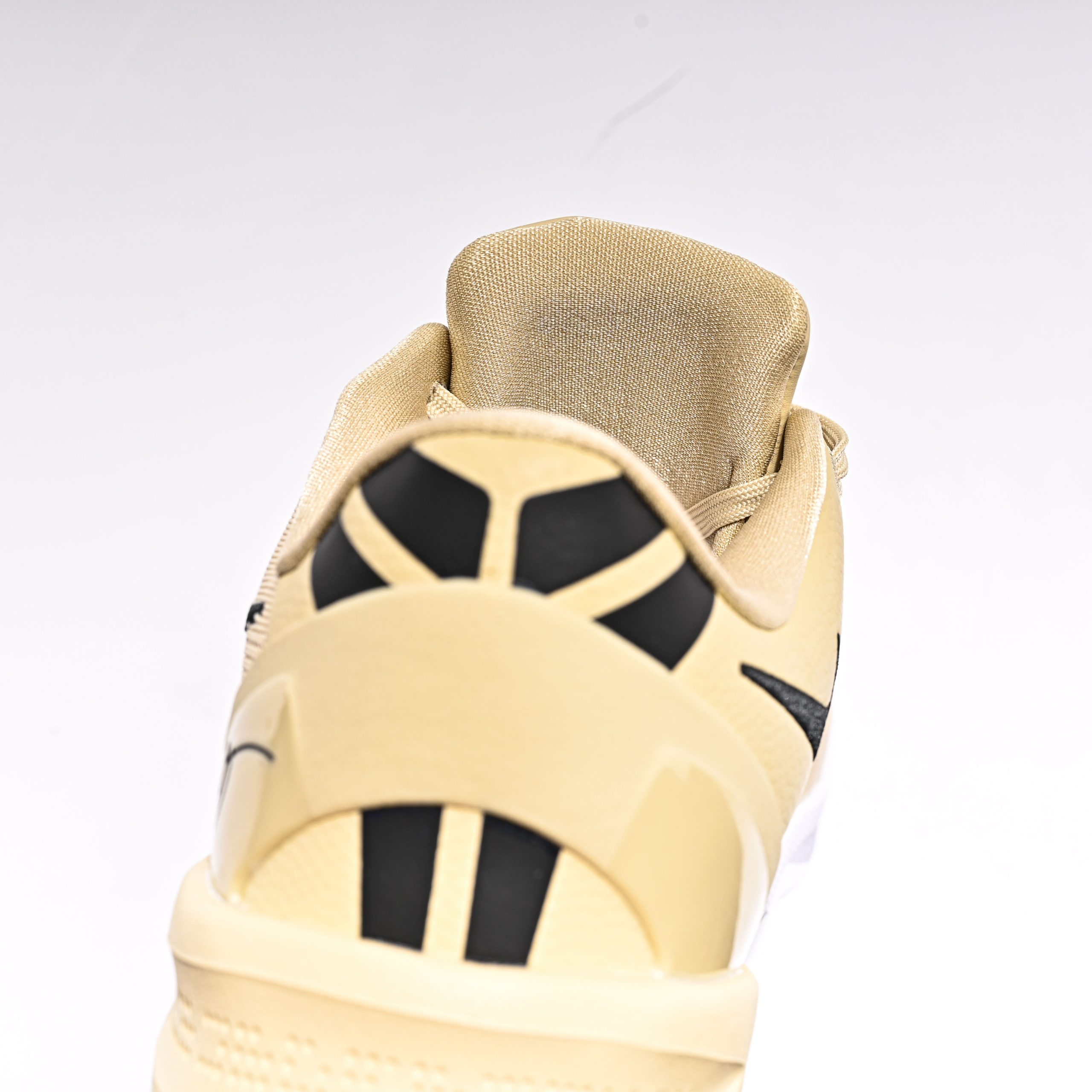 NIKE ZOOM KOBE 8 PROTRO HM6469 701 - Image 9